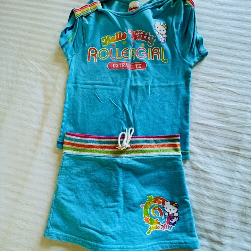 Hello Kitty Matching (Set) Top and Skorts (Shorts/Skirt). SANRIO.